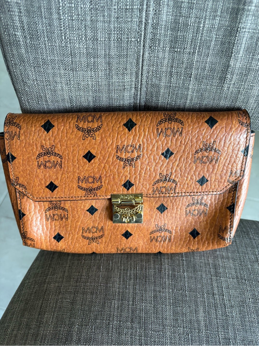 MCM Cognac Visetos Leather Shoulder Bag with Gold Chain - Picture 2 of 15